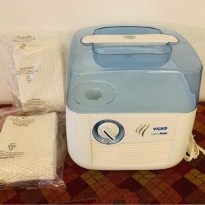 Vicks Germ Free Humidifier And 3 New Filters